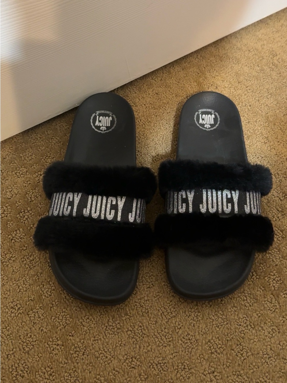 Juicy Couture Faux Fur Slide Sandals Black | Women’s 8.5 | Never Worn